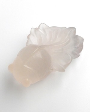 White Fluorite ホワイトフローライト ⭓ 金魚 ⭔ CARVING