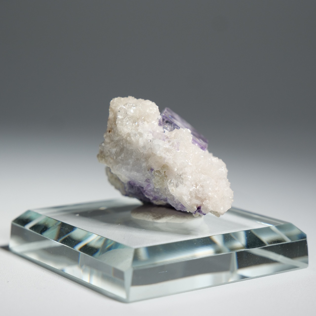 ヤオガンシャン産 フローライト 共生 / 原石 標本【E_2】