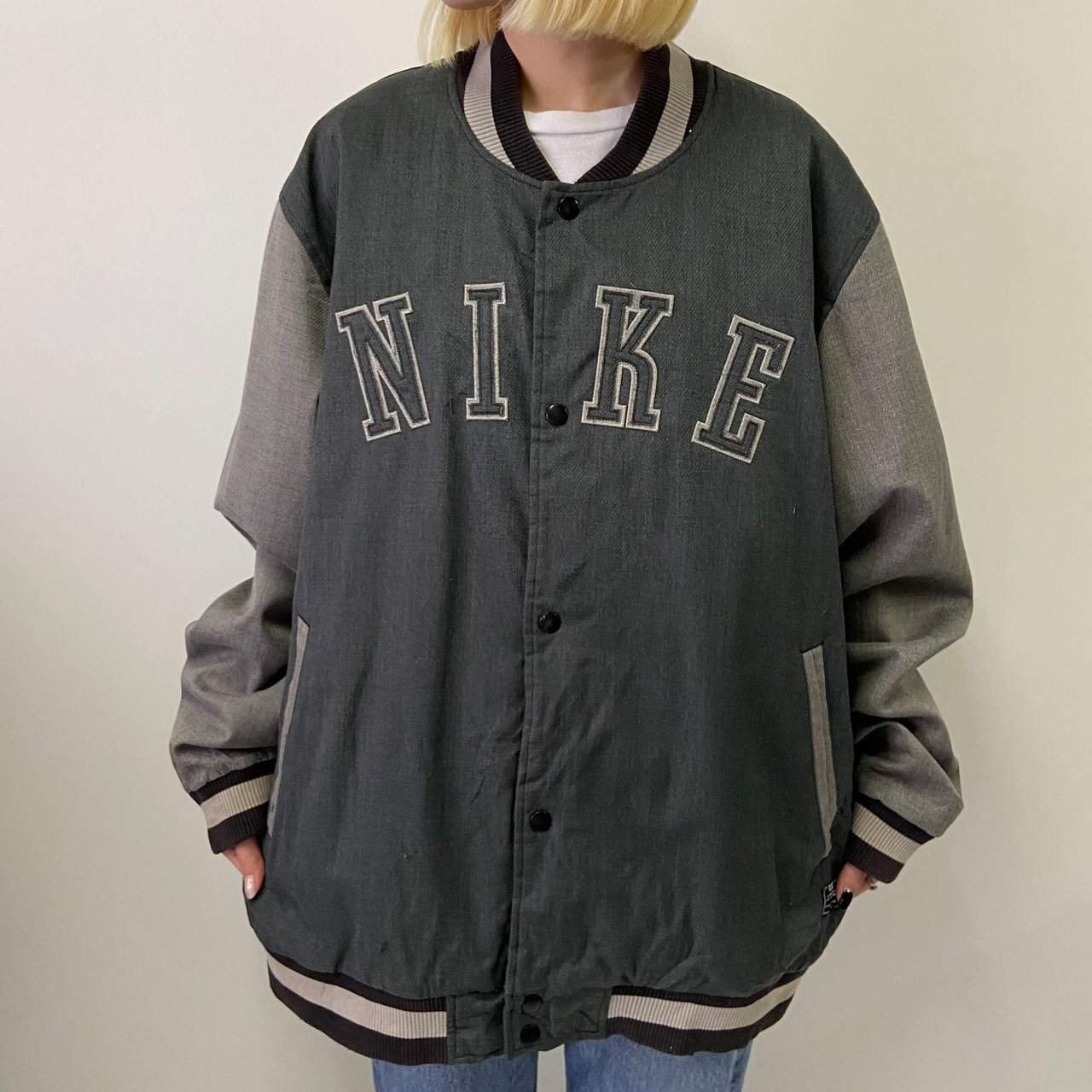 NIKE ナイキ ロゴ ワッペン 中綿 袖切替 スタジャン メンズXL 古着 