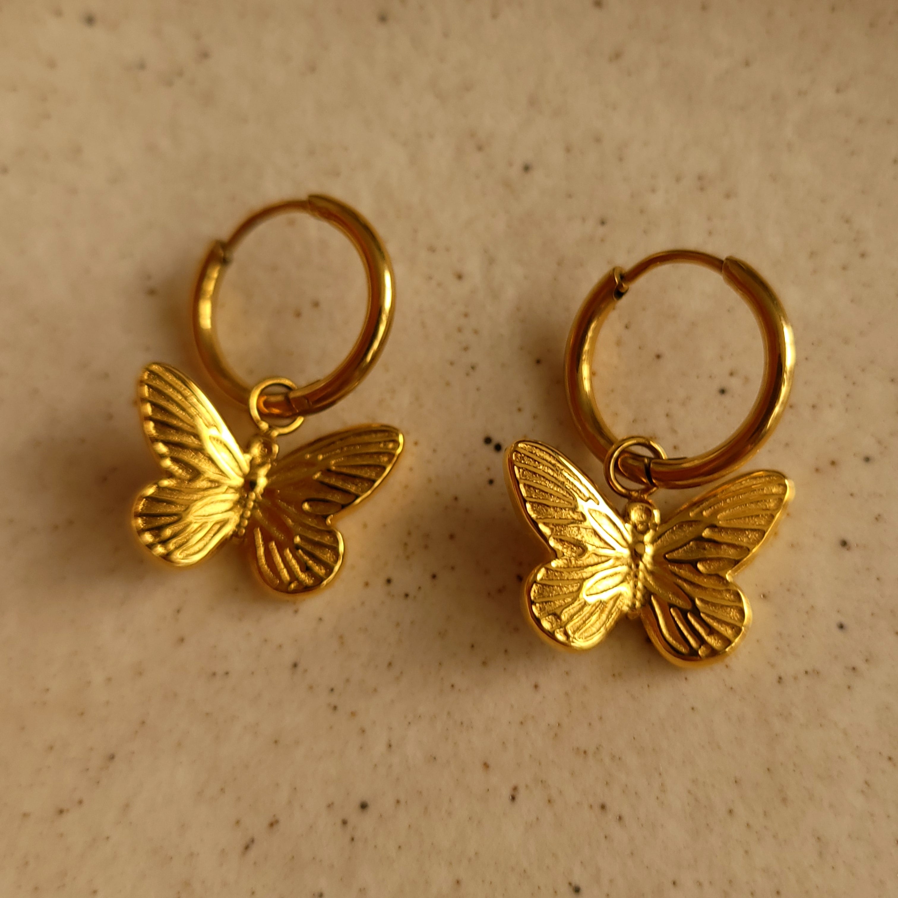 006 butterfiy drop｜蝶 バタフライ 揺れる ピアス レディース
