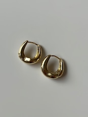 SS リキッドカーブピアス