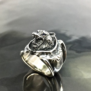 WOLF RING with SAPPHIRE / ウルフリング・サファイアアイズ