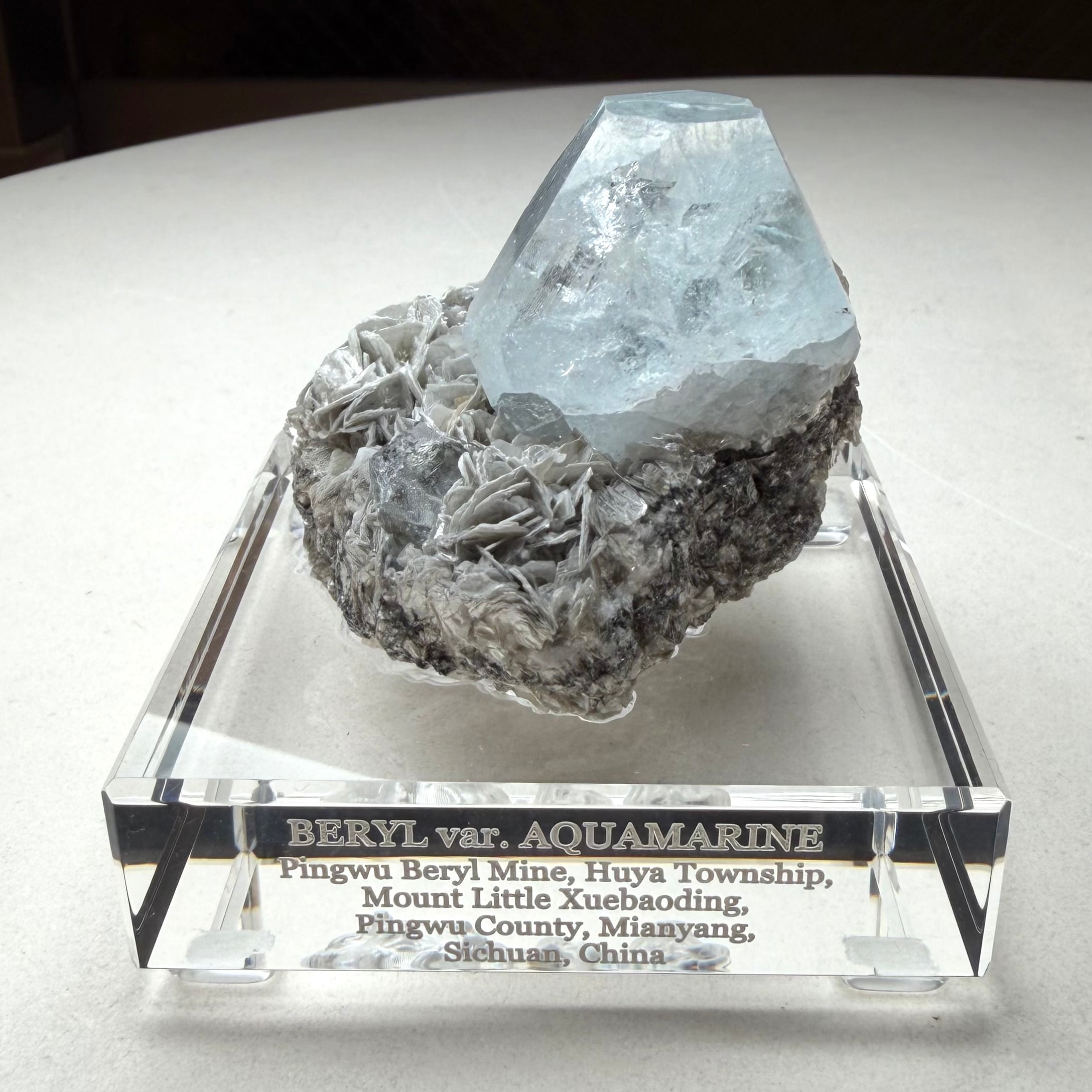 アクアマリン / マイカ【Aquamarine on Mica】中国産 | PEANUTS MINERALS