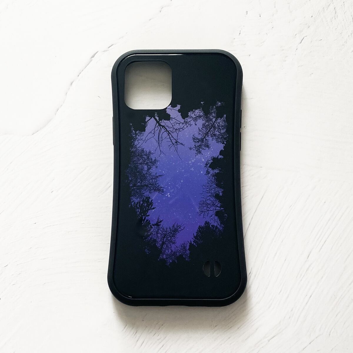 森の中から見上げた夜空 紫空 Iphoneグリップケース Lala Clover 森の中から見上げた夜空 紫空 Iphoneグリップケース Lala Clover