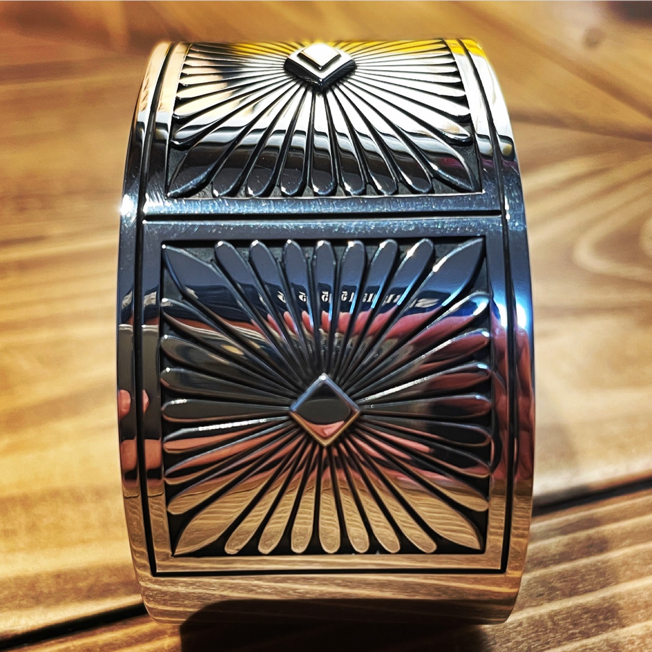 ハワードネルソン（Howard Nelson）サンバースト１４K幅広バングル - 2