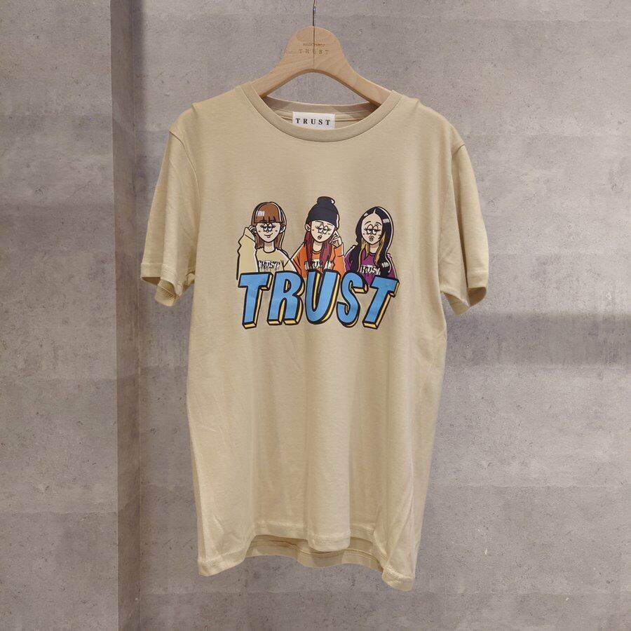 【ベージュ】半袖 Tシャツ トップス カットソー プリント イラスト ユニセックス ロゴ ストリート original threegirl teegirl tee