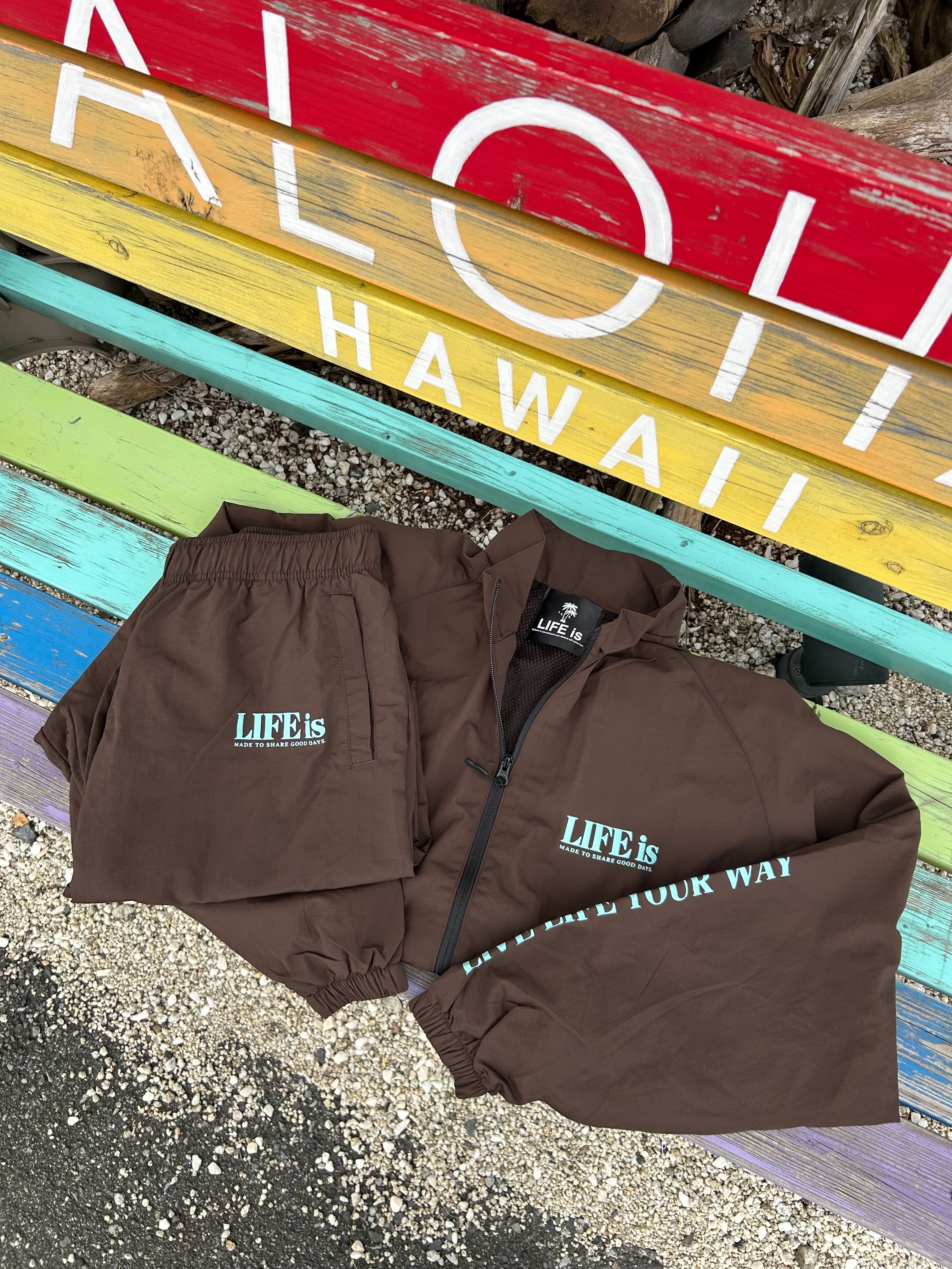 LIFEis 9th anniversary ナイロンセットアップパンツ ￥11,000(12,100)