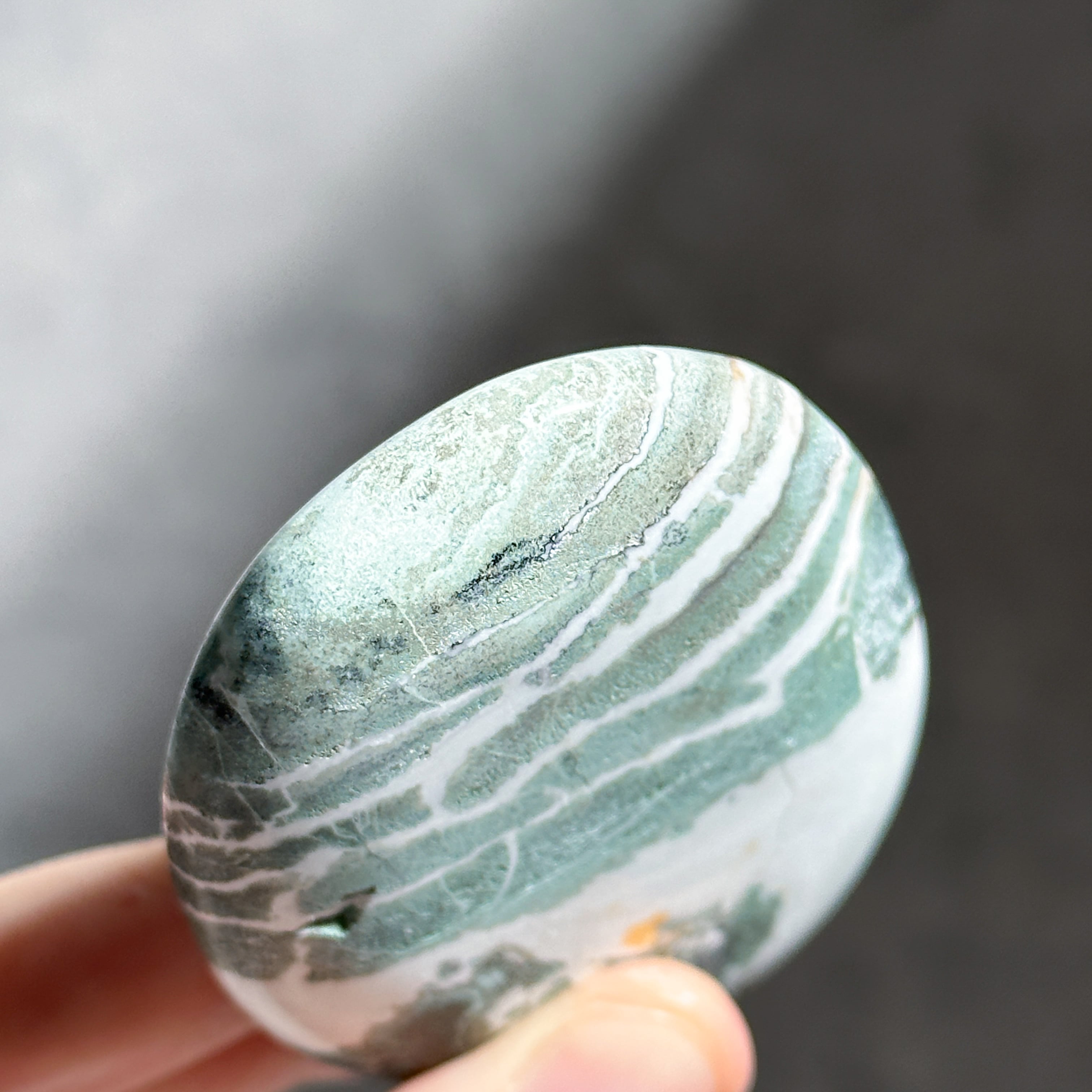 グリーンサードオニキス パームストーン42◇ Green Sardonyx ◇天然石