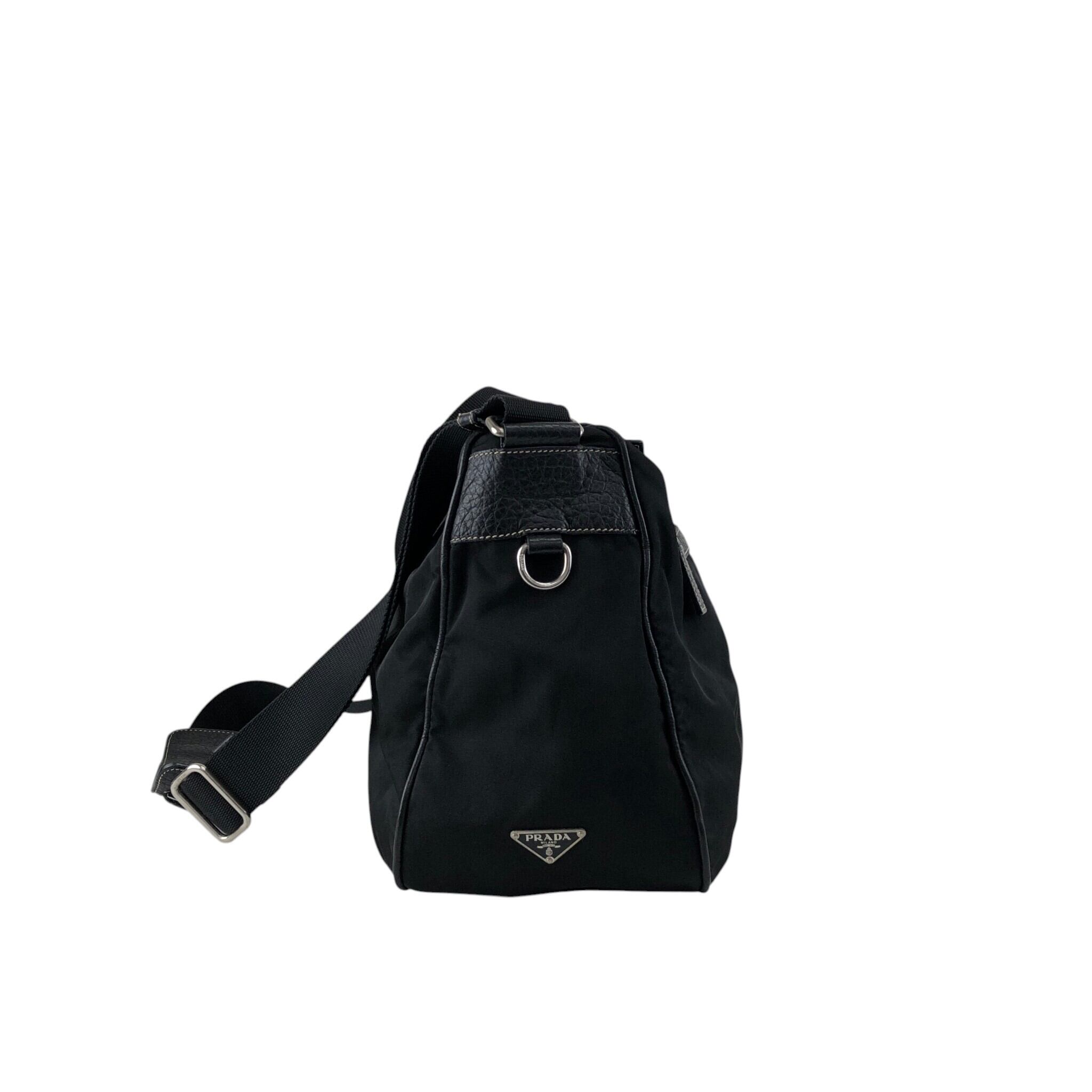 PRADA プラダ ショルダーバッグ ブラック トライアングルロゴ ナイロン