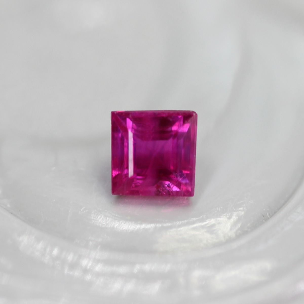 ルビー 0.15ct スクエアカット 2.5mm×2.5mm×2.0mm【MJ2750】 | Mei 