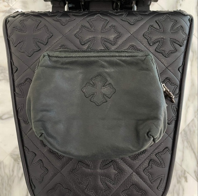 CHROME HEARTS クロムハーツ オーバルクロス レザーパッチ ソフトレザー ラウンドジップポーチ