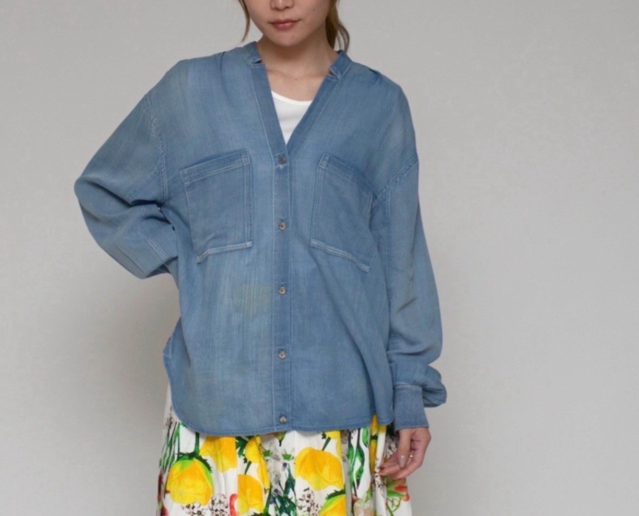 【praia】スキッパーシアーデニムブラウス　LEI2587