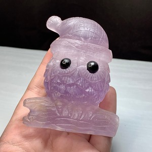 11.帽子をかぶった色合い美しいフローライト・フクロウ