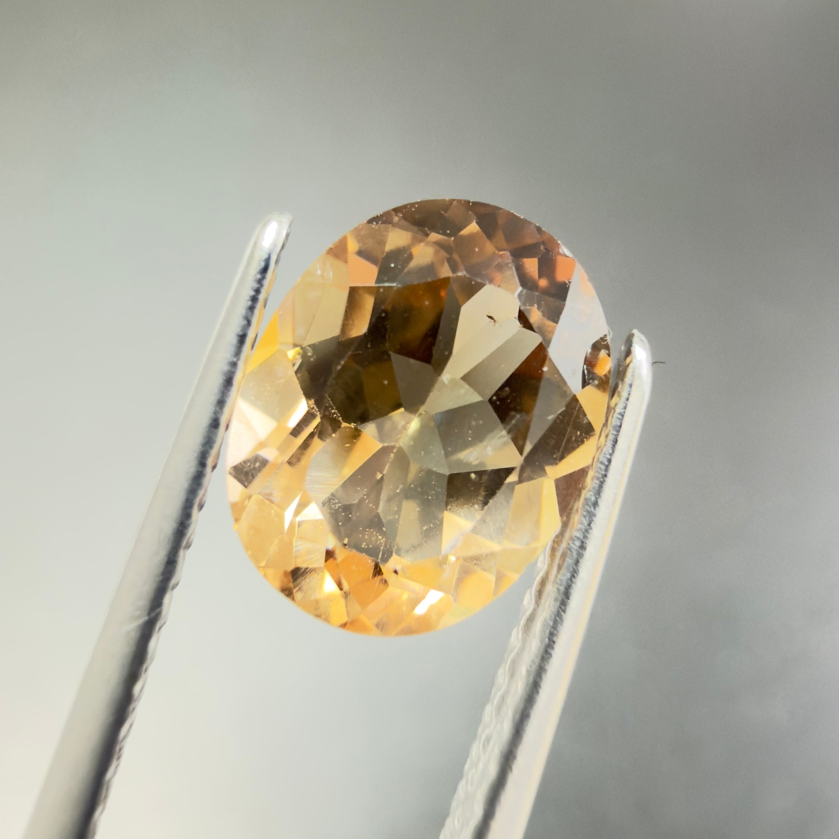 【ブラジル産】シャンパンカラートパーズ シャンパントパーズ】 ルース 2.16ct | たからいしルース オンライン