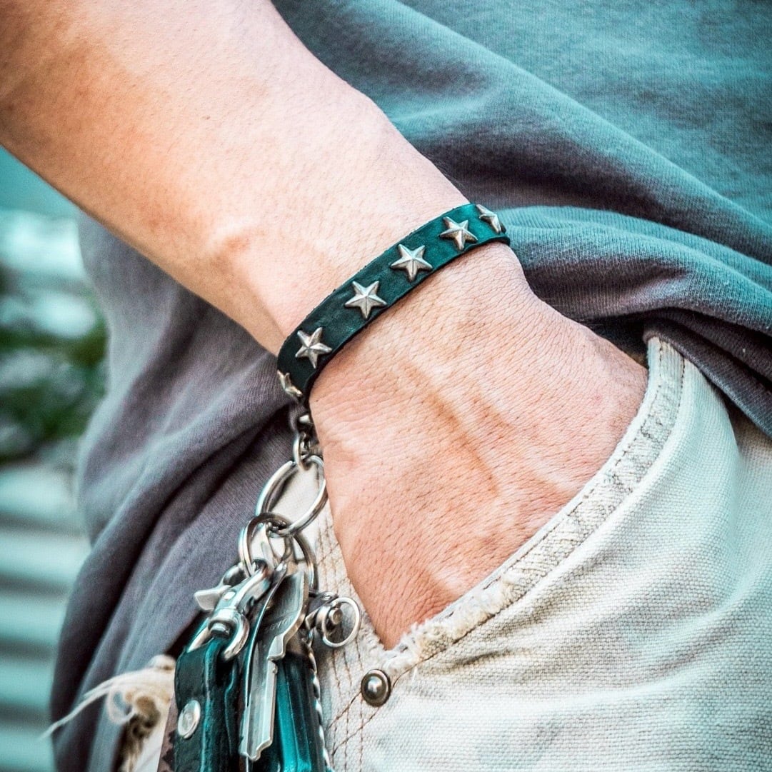 レザーブレスレット【経年変化あり】【アラスカレザー】