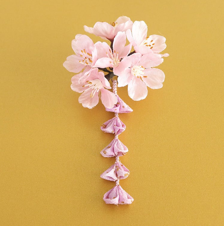 ちりめんつまみ細工 桜のマグネット | hanaル・ブラン 神戸からお届け