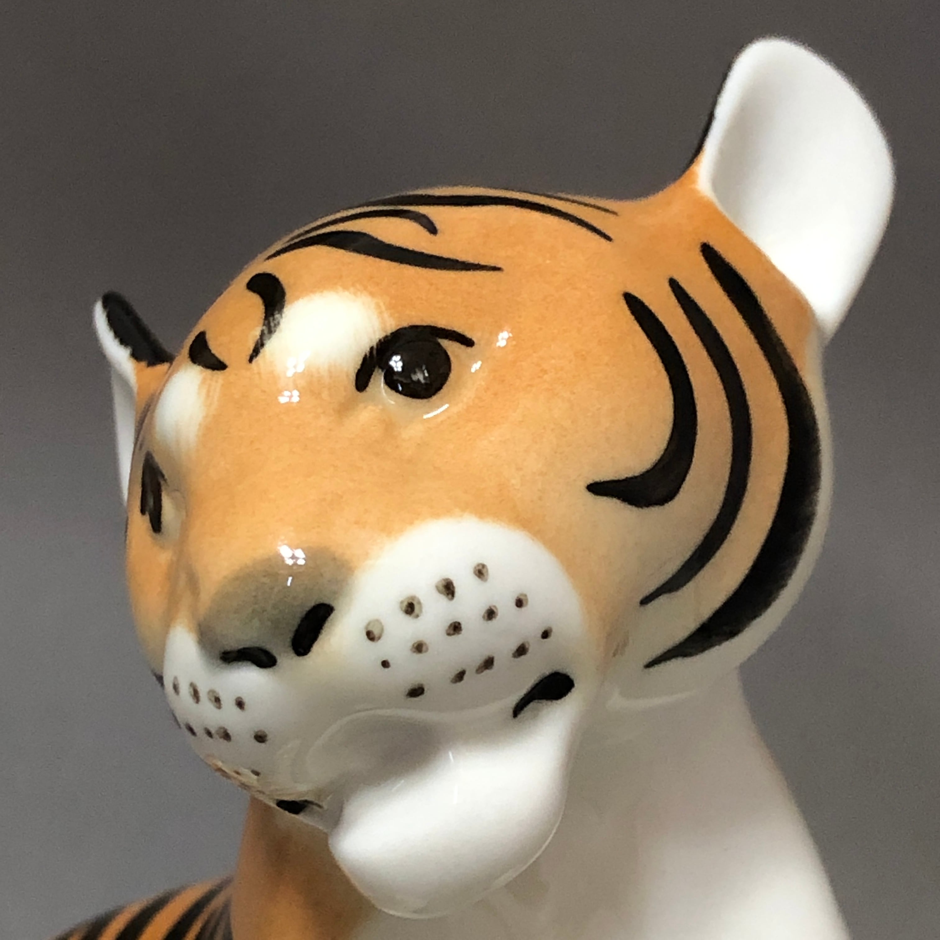 ロイヤルコペンハーゲン 虎の置物 さくら ロイヤルコペンハーゲン 虎