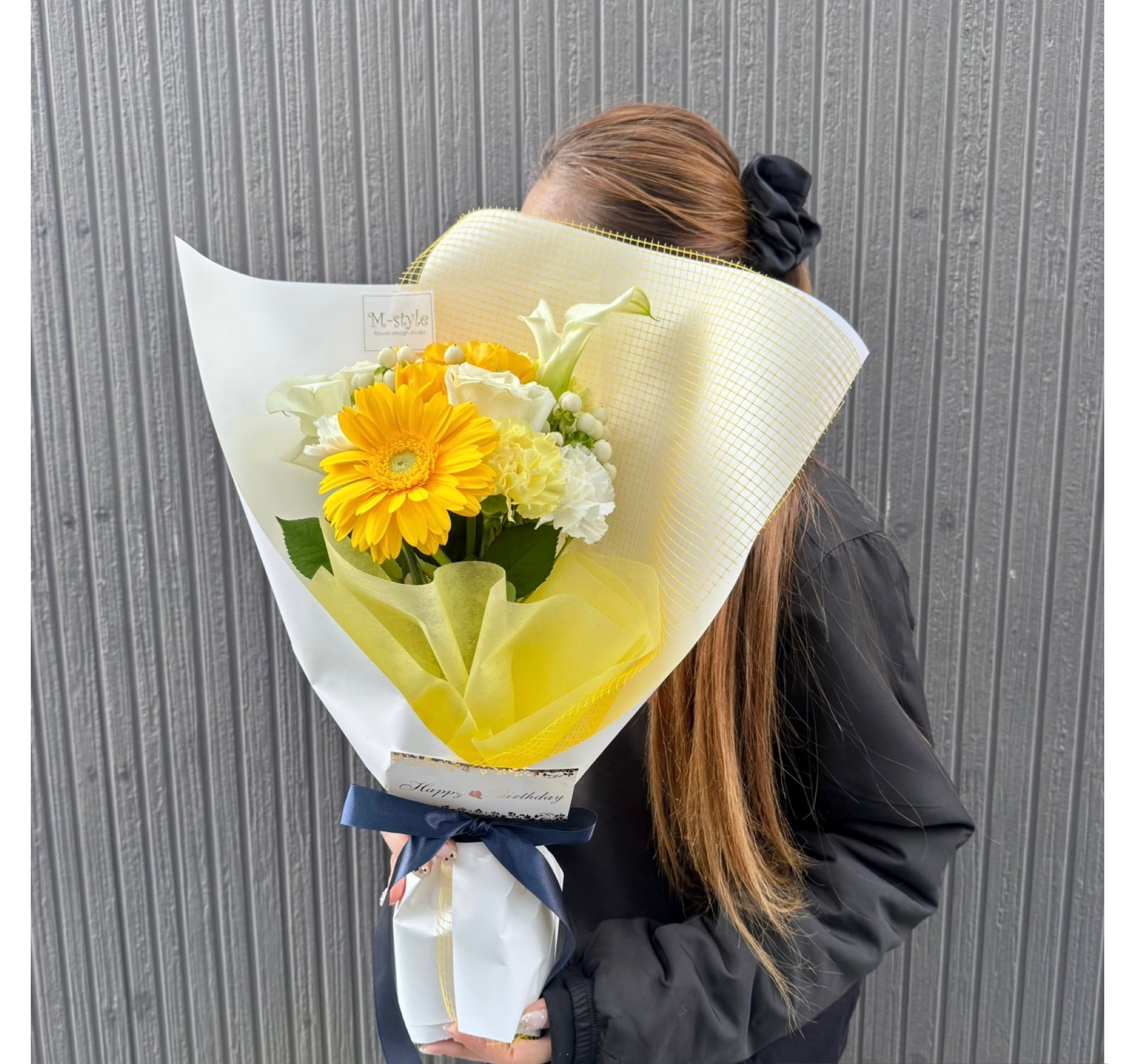 【地方発送、豊橋市内配達専用】清楚感が漂うイエロー、ホワイトの花束