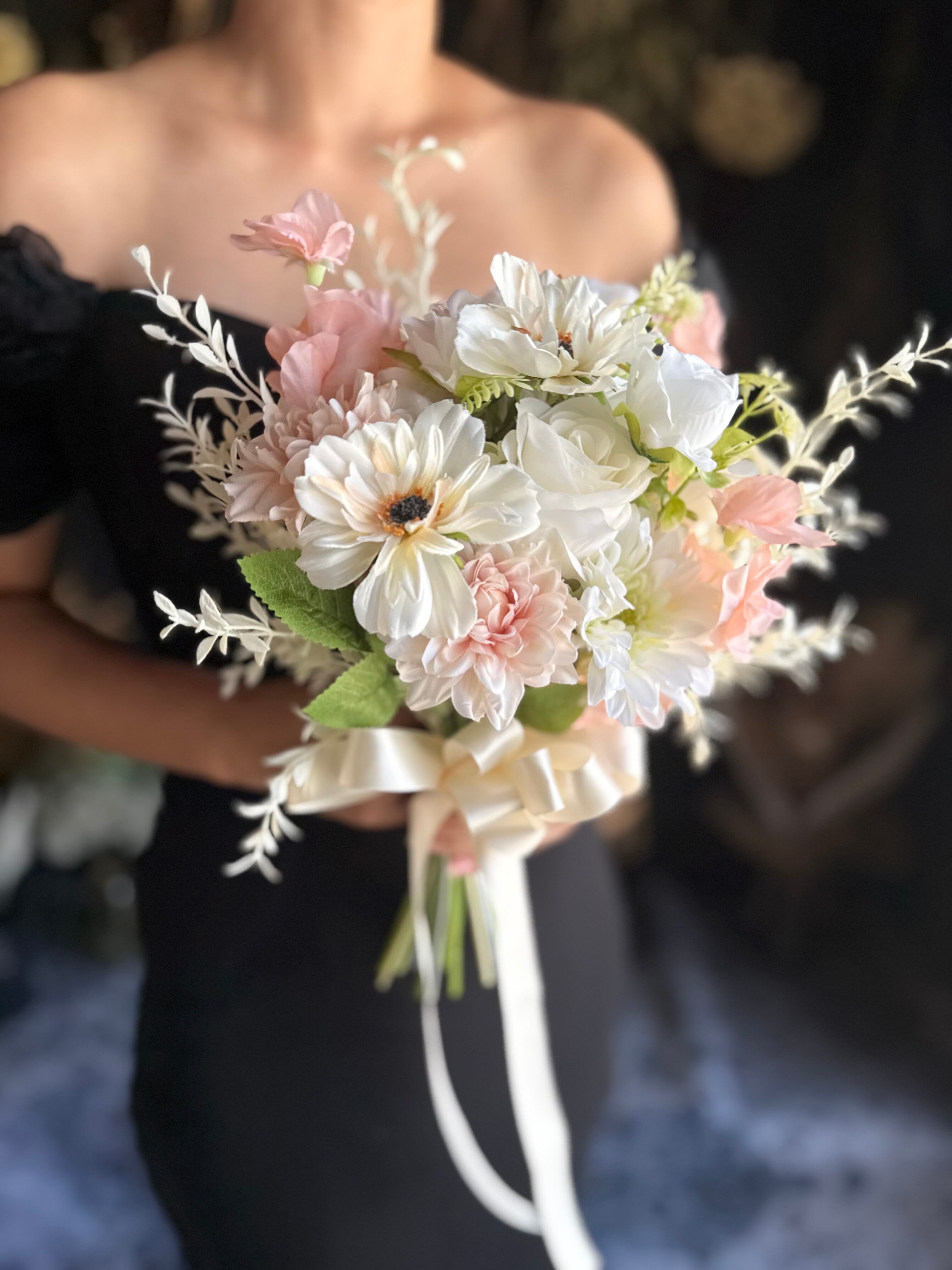 もん　オーダーブーケ　ブートニア　ウェディングブーケ　造花　前撮り　結婚式 コスモス×サーモンピンククラッチブーケ☆ブートニア | houkiboshi