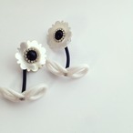 《再入荷》Shell flower pierce/earrings （MONO）