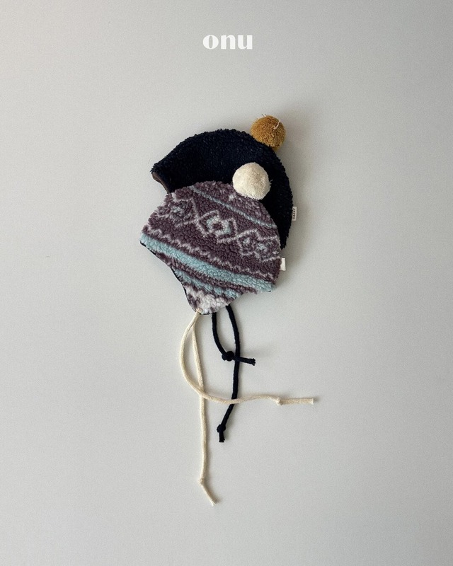 予約⌇onu/ Pompom ear flap hat