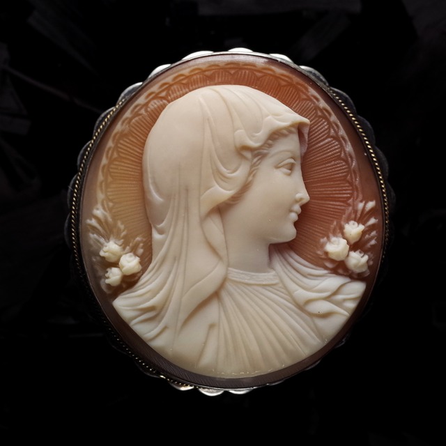 ジョヴァンニ・ノト作　人気モデルの過渡期作 「光輪と聖母」