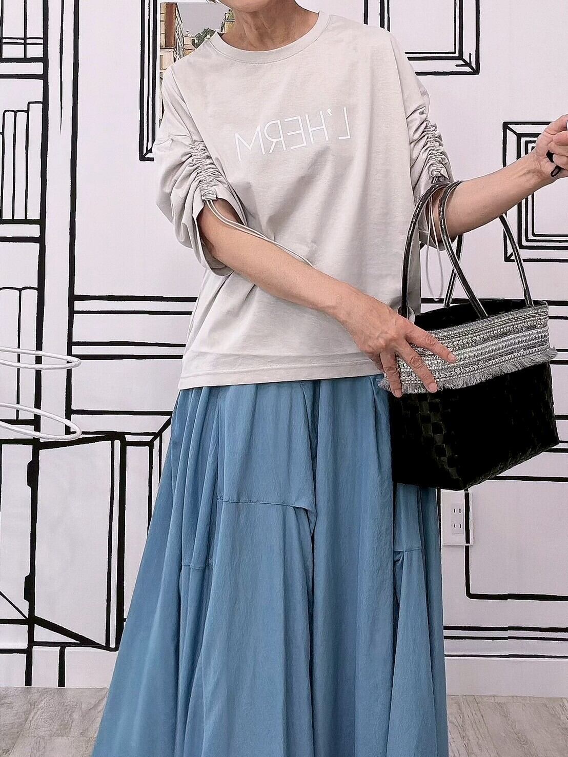 CLOCHE 袖シャーリングTシャツ