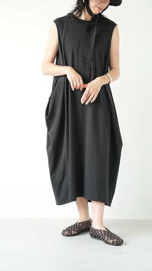 Cocoon Cut Dress(black)