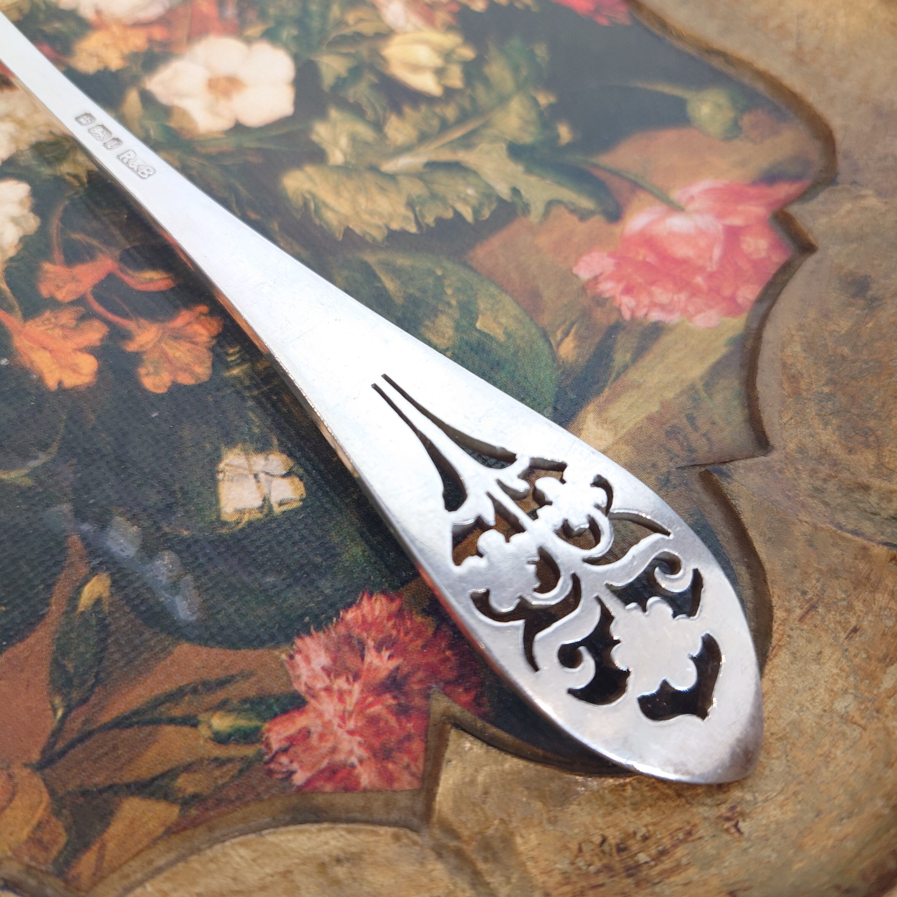 イギリス ピアッシング サービングスプーン 純銀製 58.8g