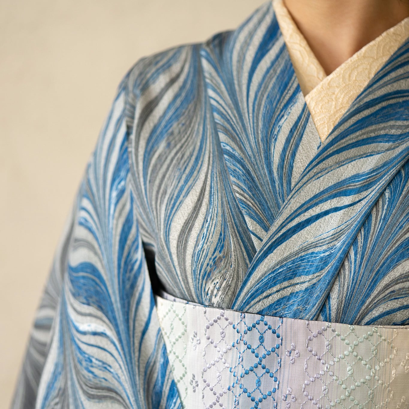 青鶴」矢羽柄 シルジェリー格子洗える着物｜袷・単衣対応 | Marble+