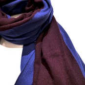 MAISON CARRÉE BI‐COLOR STOLE MIDNIGHT BLUE × VIOLET