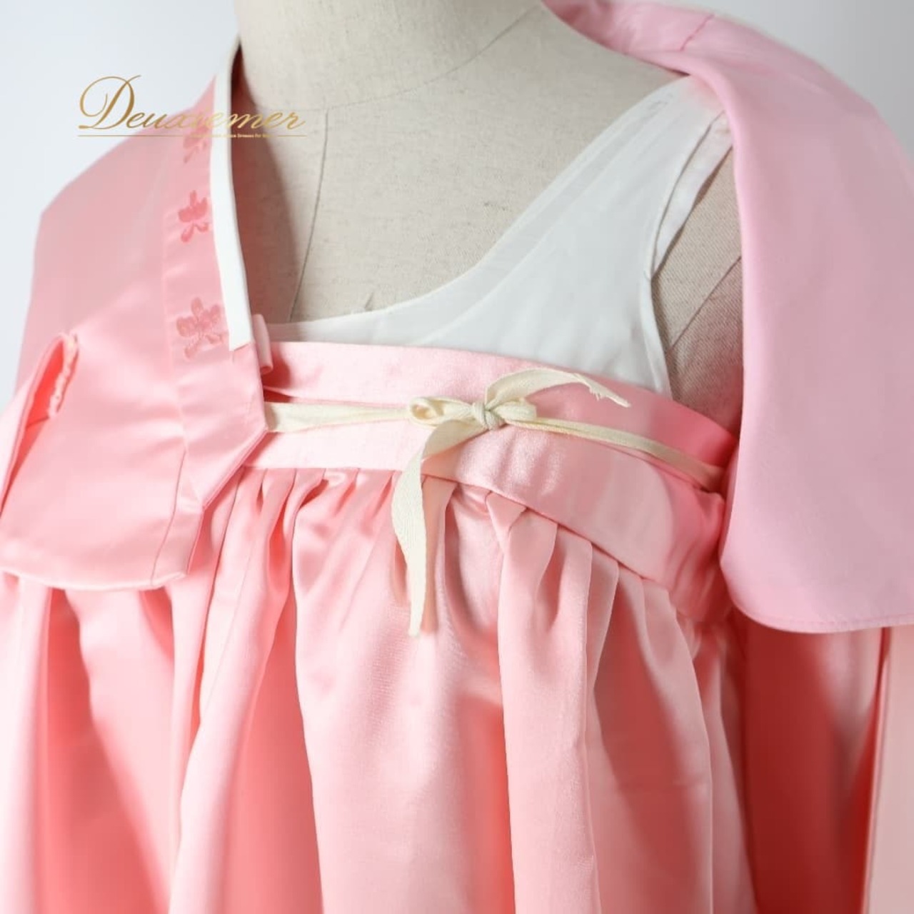 韓国伝統衣装 チマチョゴリ ピンク系 明るい トップス ワンピース ドレス インナー 花 花柄 刺繍 チマ チョゴリ 白 民族衣装 還流 韓服 イベント コスプレ 仮装 舞台 ステージ かわいい 華やか 光沢 ダンス ホワイト系