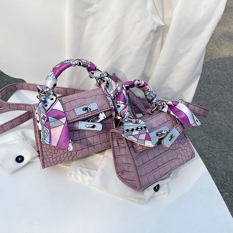 夏の小さなバッグ女性2020人気の新しい波ワニ柄ショルダーメッセンジャーバッグネット赤ファッションミニケリーバッグ Tiancai_Wing_Bag4235311