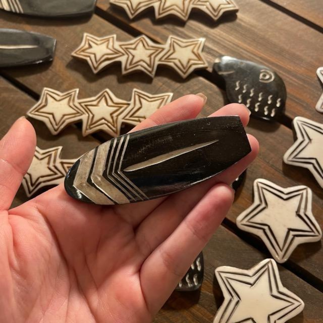 BONE 箸置き ロングボード ブラック / chopstick rest long board black 水牛骨 サーフボード キッチン雑貨 ハンドメイド 手作り 一点もの ギフト プレゼント