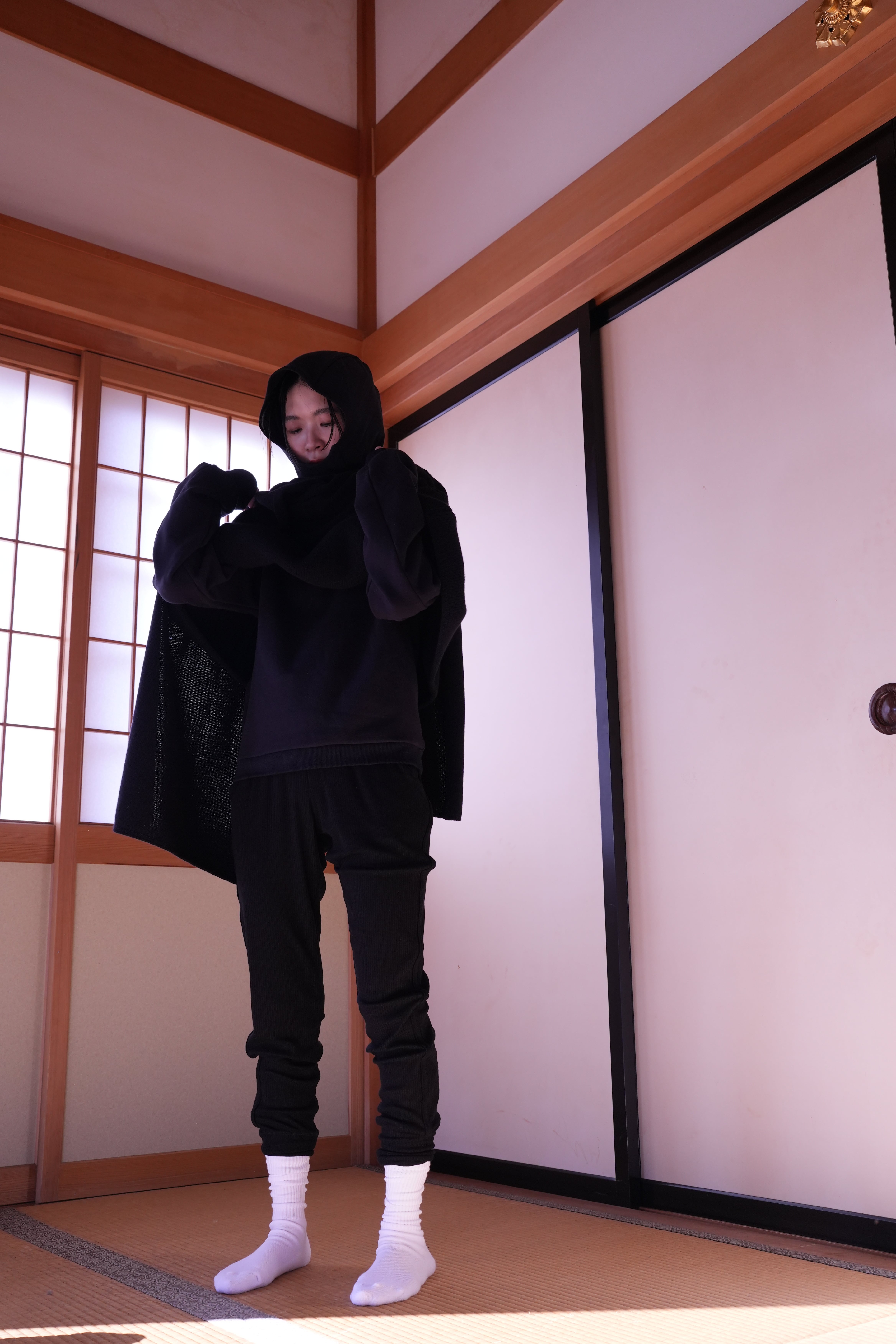 MOON TREE PLANET - Mantle black | MOON TREE PLANET 