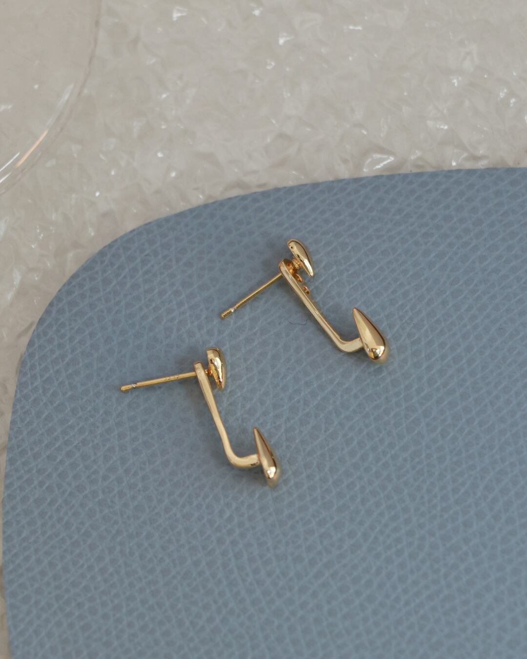 ドロップフォルムゴールドピアス G25063