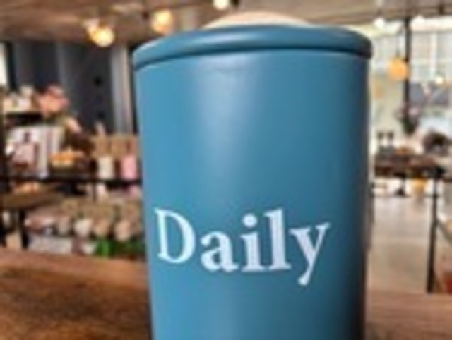 蓋の取手の木がリッチ感ある収納ケース　ボワット・ラウンドケース