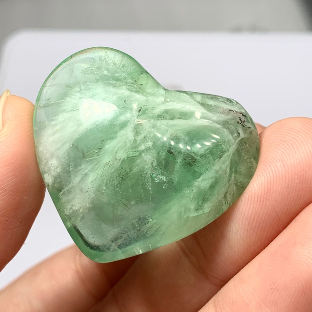 ぷっくり可愛い♪エンジェルフェザーハートフローライト