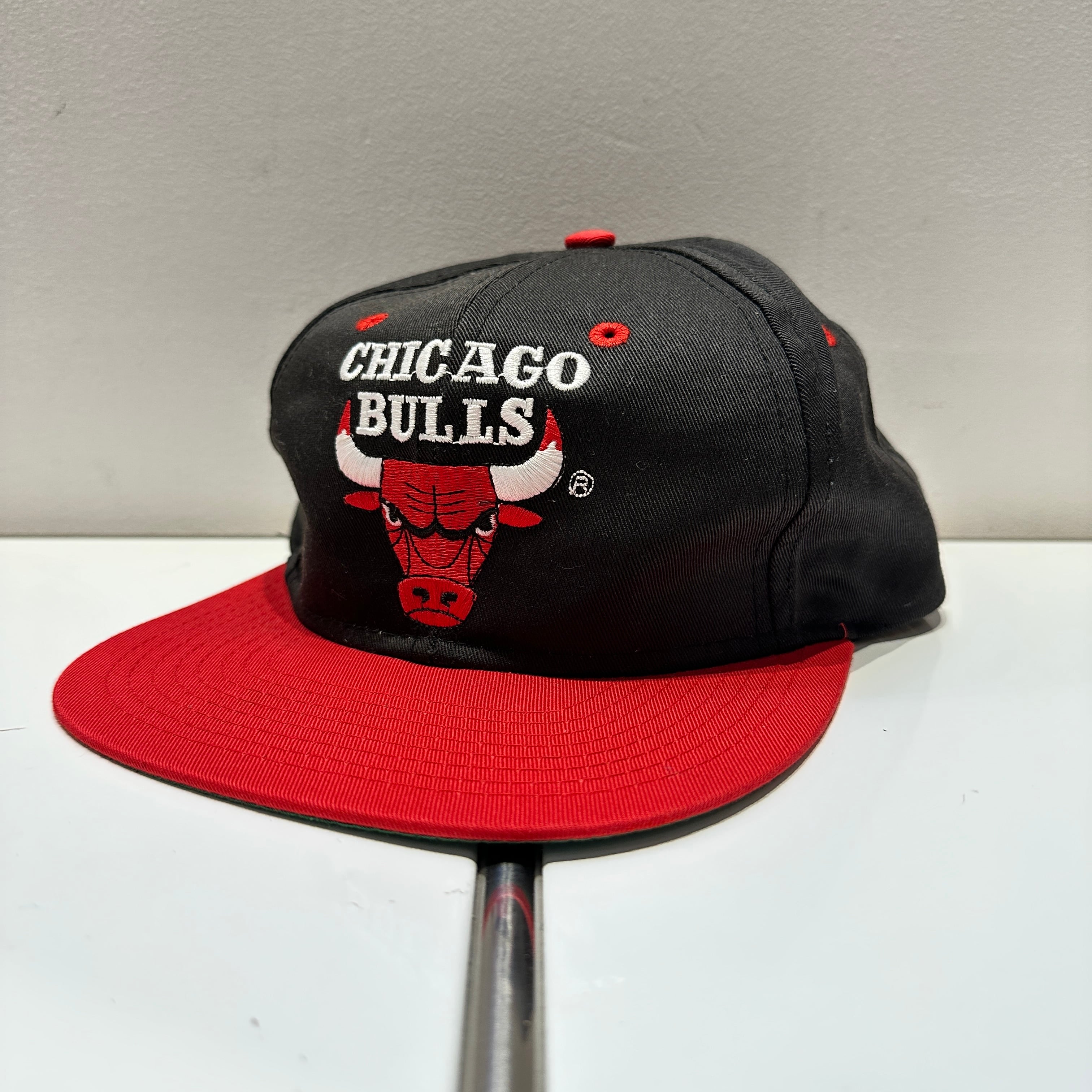 希少 美品 CHICAGO BULLS CAP キャップ 90s NBA レア 1990'S NBA CHICAGO BULLS CAP | safarionline