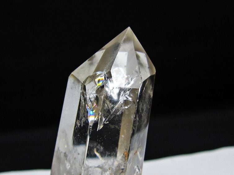 天然石 六角柱 原石 クラスター タワー ポイント 標本 パワーストーン 水晶 六角柱 虹入り 水晶 ポイント 台座付属 置物 原石 一点物 152