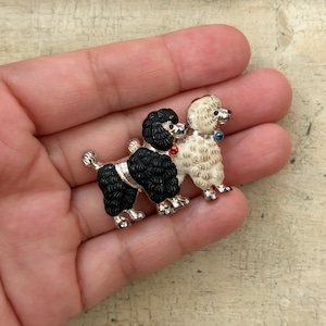 白黒プードルブローチ