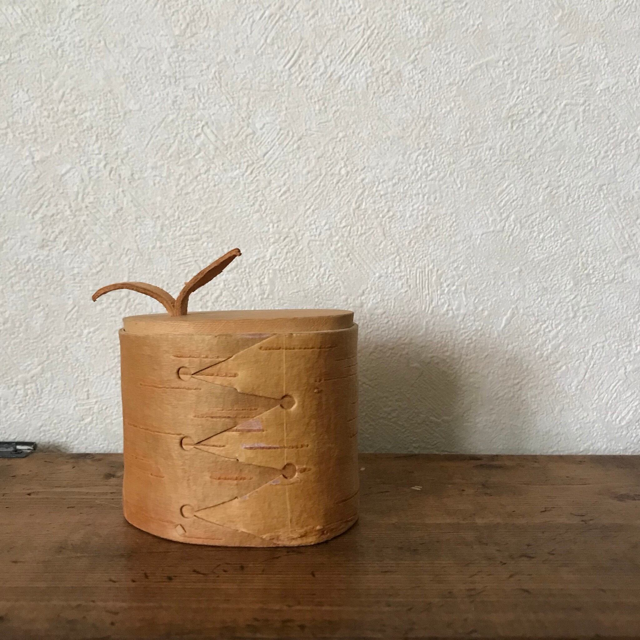 白樺の樹皮のいれもの12