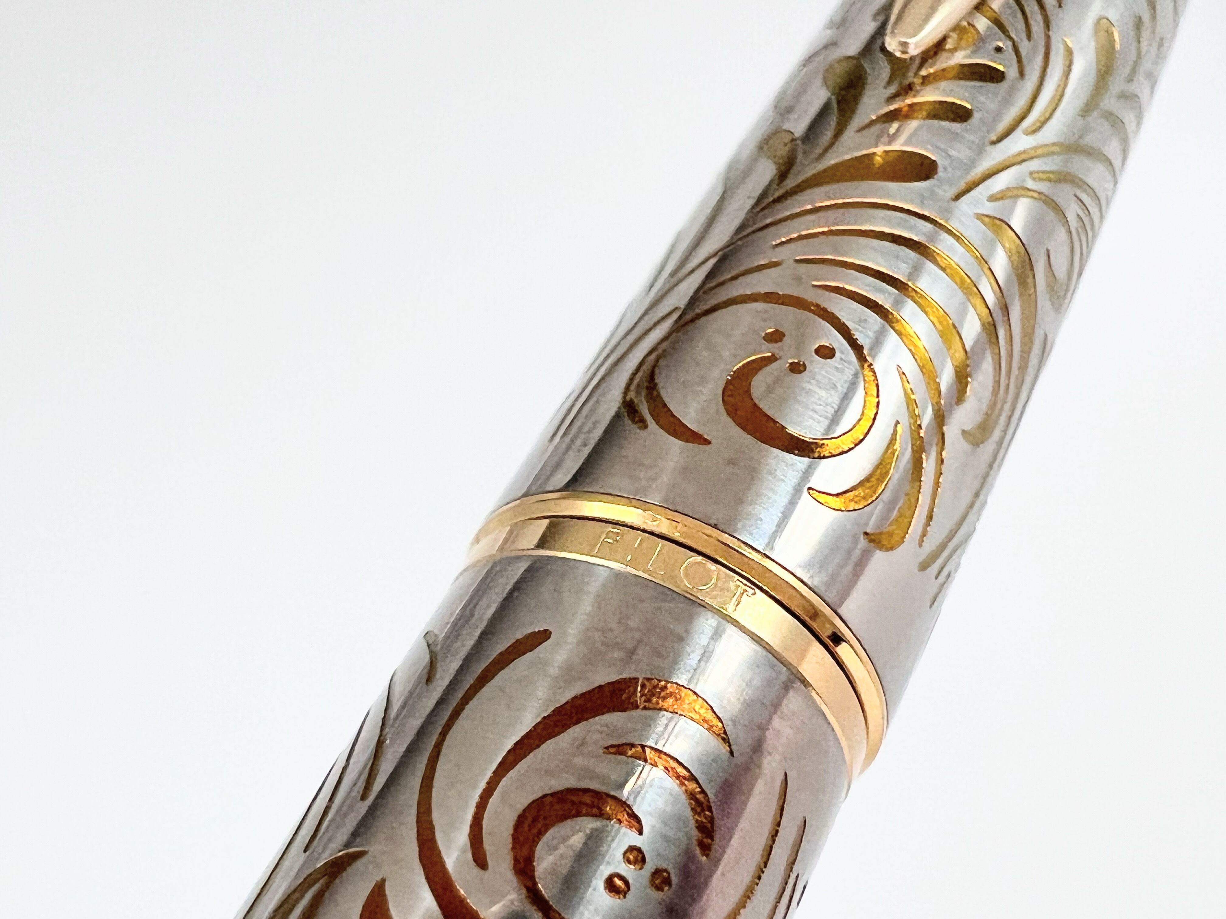 70s パイロット レディ 唐草模様 アイボリーカバー PILOT （細字） 18K