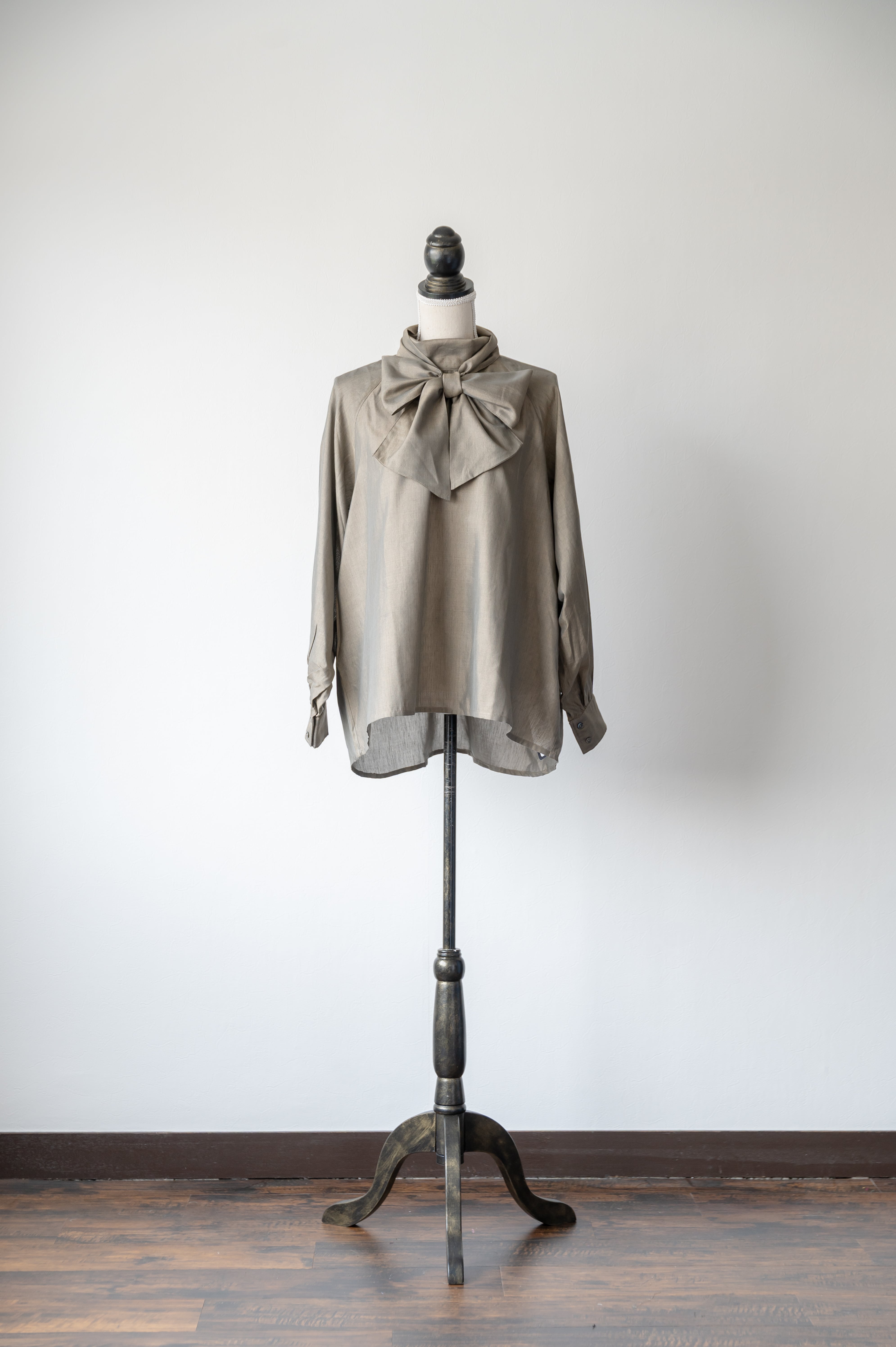 ORIENTAL GATE】 シルクコットン薄手 ボータイブラウス | ネパール発