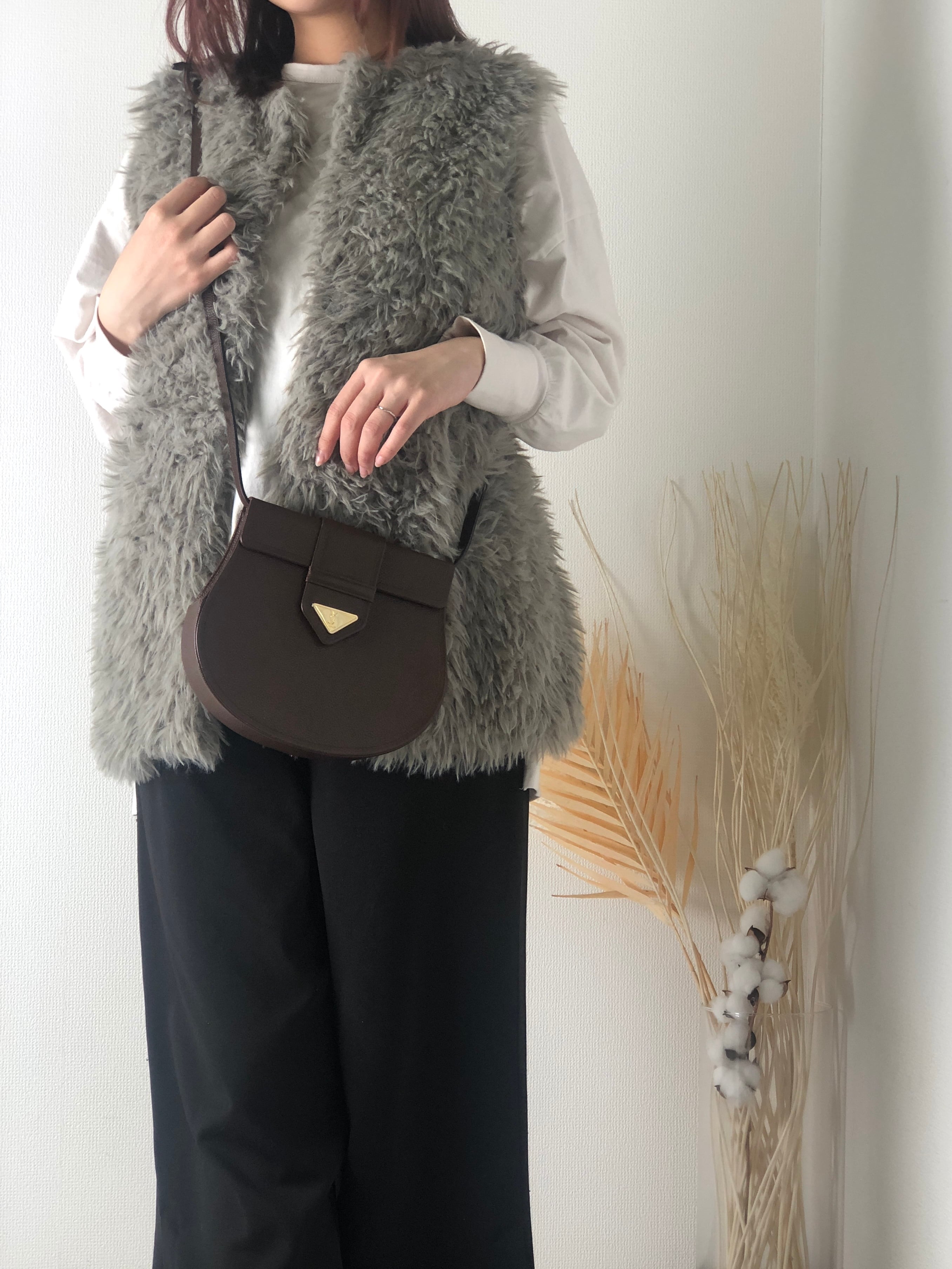 Yves Saint Laurent イヴ・サンローラン トライアングルロゴ YSLロゴ