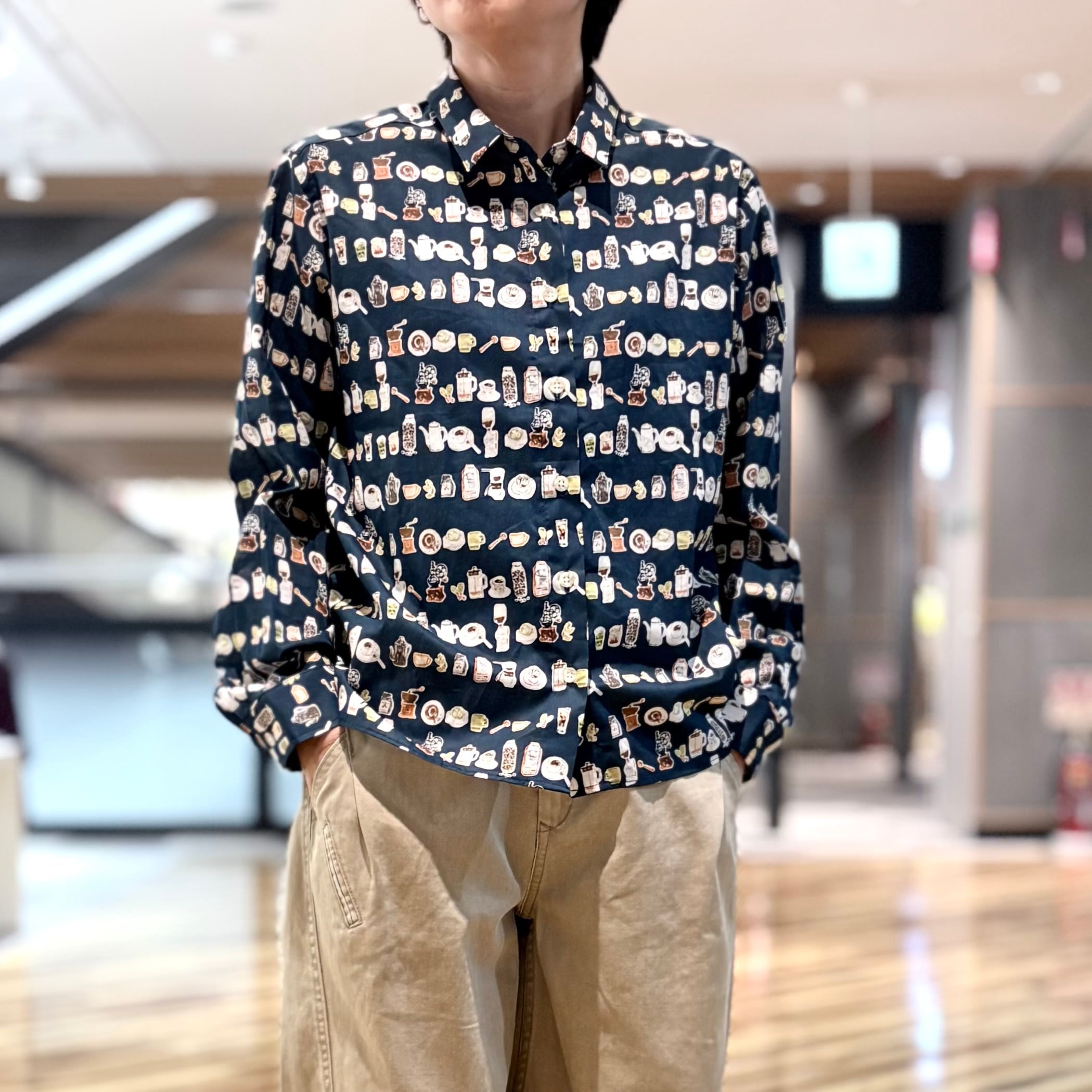 アルベロベロ 半袖チュニックブラウス ハウスモチーフ 街並み柄 ビーズ装飾 シャツ・ブラウス | グッズマーケット