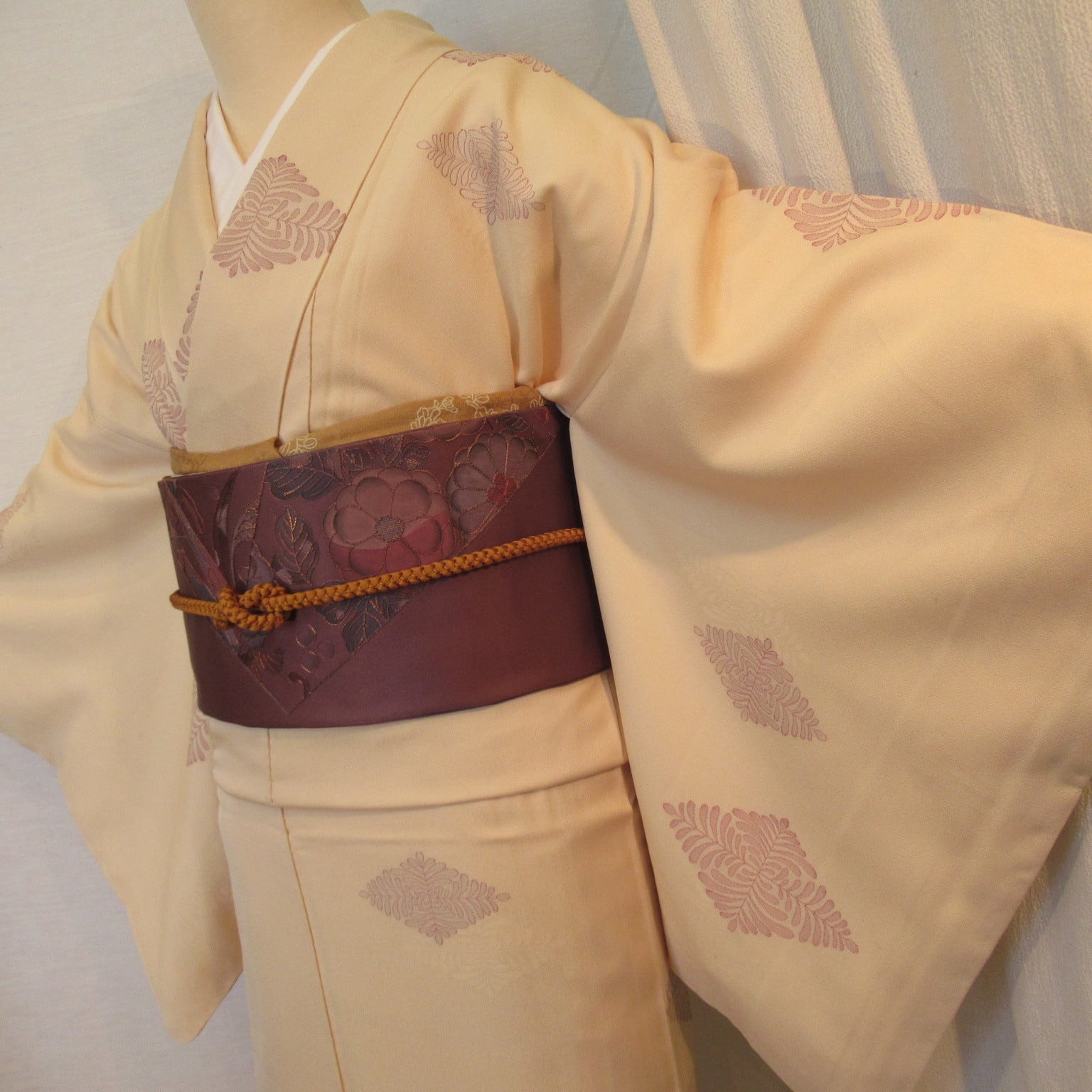 クリーム色小紋1198 | リサイクル着物と着物ジャケットLa遇 Used