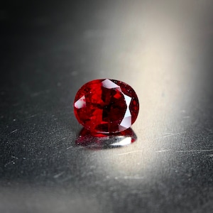 妖艶な血紅の宝石 0.44ct 天然 ピジョンブラッド ルビー UGL鑑別書付属