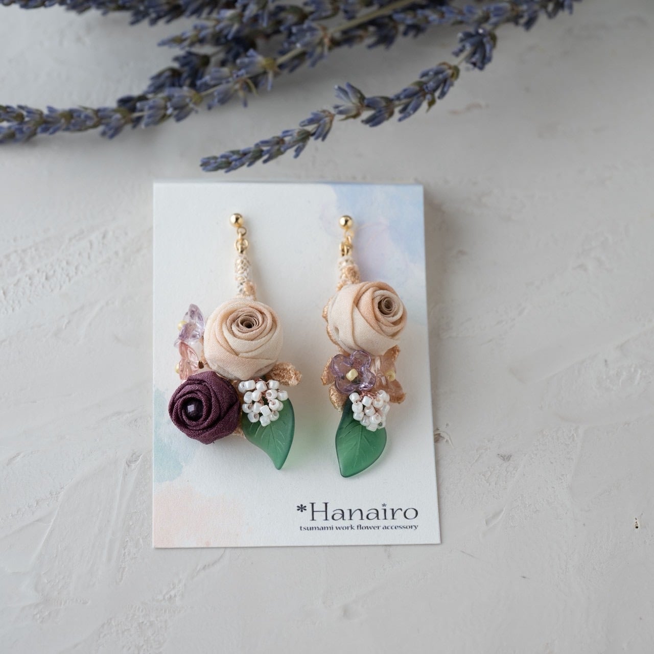 【*Hanairo】つまみ細工の玉バラのブーケ耳飾り