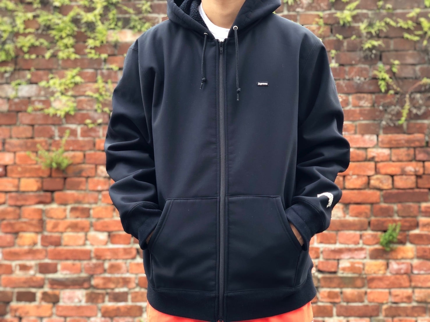 1/4まで限定値下げ Supreme WINDSTOPPER Zip Up